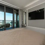 Nikas Eurovea - Free Parking Apartmán *